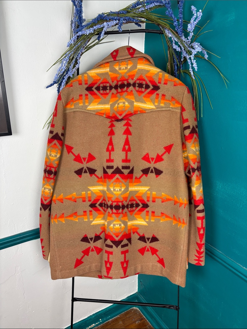 Chief Joseph vintage Pendleton Tan Wool blanket coat  with Red & Orange - Picture 8 of 10
